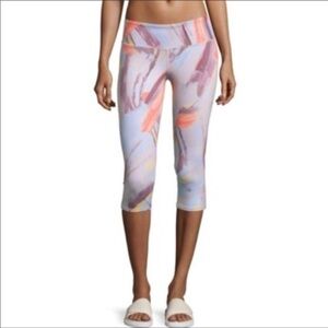 ALO Yoga Airbrush Capri Leggings Modernist Multi Size XS
